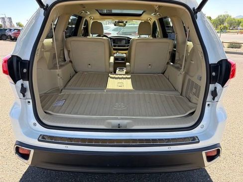Certified 2019 Toyota Highlander Limited Platinum AWD/4WD image 7