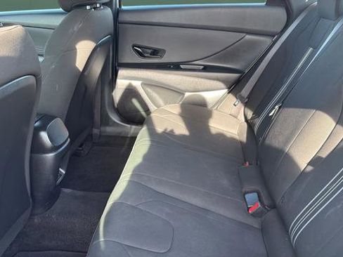 Used 2025 Hyundai Elantra Sport FWD image 23