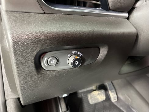 Certified 2023 Chevrolet Traverse LT FWD image 30
