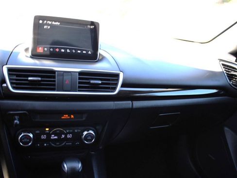 Used 2014 MAZDA MAZDA3 i Touring w/ Technology Package FWD image 9