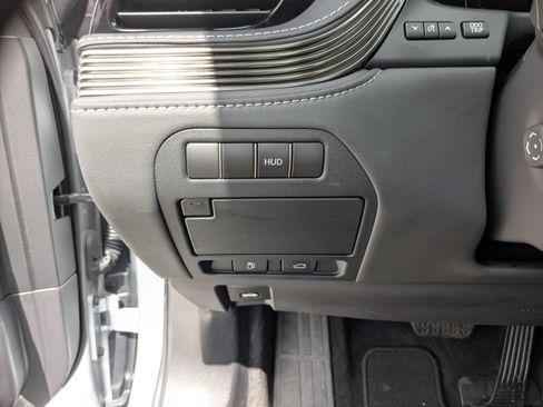 Certified 2024 Lexus LS 500 RWD image 17