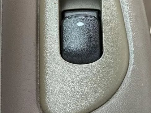 Used 2004 Chevrolet Malibu LS w/ Preferred Equipment Group FWD image 25