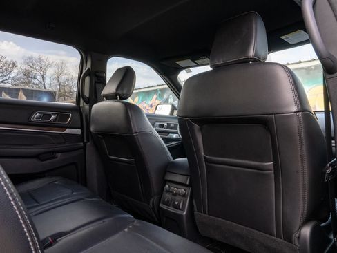 Used 2018 Ford Explorer Limited FWD image 16