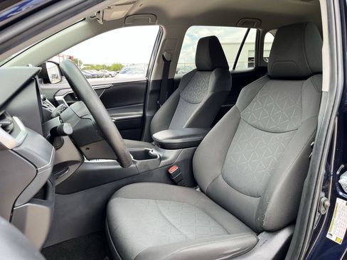 Used 2024 Toyota RAV4 XLE FWD image 23
