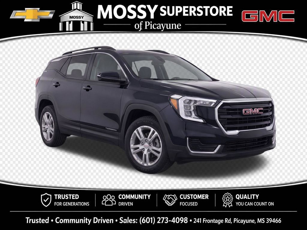 Used 2022 GMC Terrain SLE w/ Driver Convenience Package FWD image 2