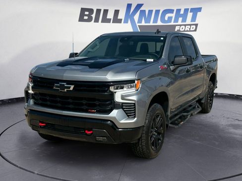 Used 2025 Chevrolet Silverado 1500 LT Trail Boss w/ Convenience Package II AWD/4WD image 1