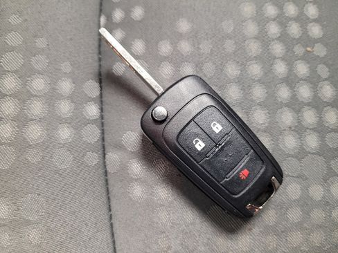 Used 2017 Chevrolet Sonic LT image 32