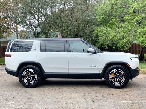 Used 2023 Rivian R1S Adventure image 8