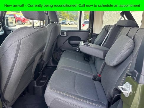 Used 2024 Jeep Wrangler Unlimited AWD/4WD image 10