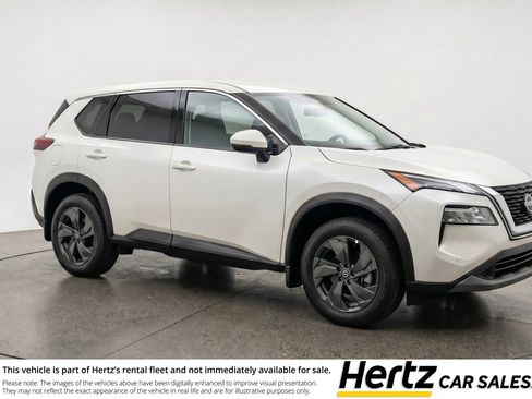 Used 2025 Nissan Rogue SV image 1