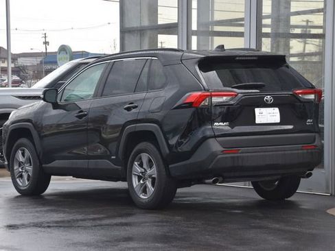 Used 2025 Toyota RAV4 XLE image 9