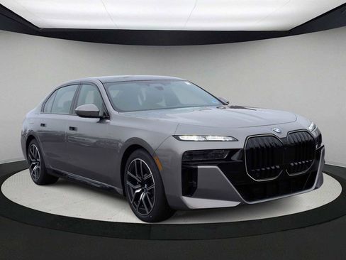 New 2026 BMW 760i xDrive w/ Executive Package image 2