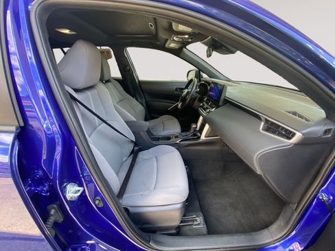 Used 2024 Toyota Corolla Cross AWD Hybrid w/ Moonroof Package image 15