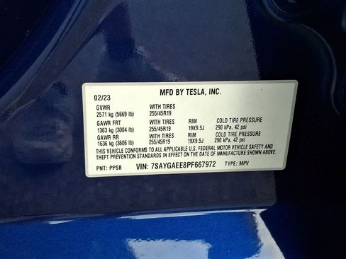 Used 2023 Tesla Model Y AWD image 30