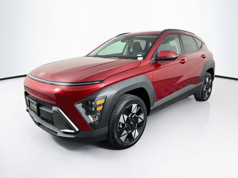 Used 2024 Hyundai Kona SEL AWD/4WD image 3