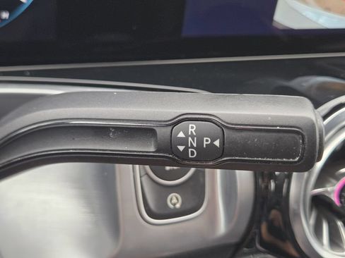 Used 2023 Mercedes-Benz GLB 250 image 24