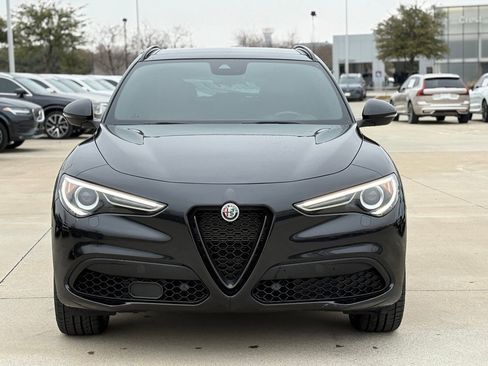 Used 2023 Alfa Romeo Stelvio Veloce image 3