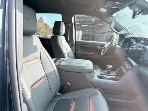 Used 2023 GMC Sierra 1500 AT4 w/ AT4 Premium Package AWD/4WD image 11