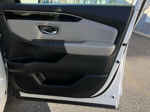 Certified 2025 Honda Pilot EX-L image 28