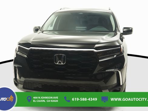 Used 2023 Honda Pilot Touring image 4