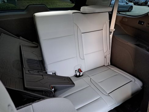 Used 2021 GMC Yukon Denali w/ Denali Premium Package image 13