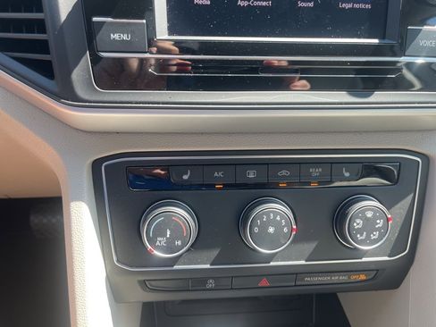 Used 2023 Volkswagen Atlas SE image 11