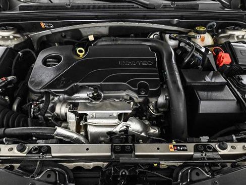 Used 2022 Chevrolet Malibu LT image 23