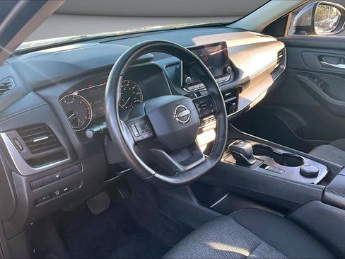 Used 2025 Nissan Rogue SV AWD/4WD image 18
