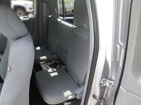 Used 2014 Toyota Tacoma 4x4 Access Cab w/ Convenience Package image 17