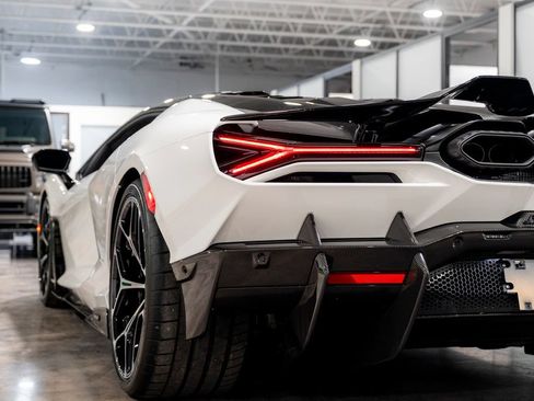 Used 2025 Lamborghini Revuelto AWD/4WD image 29