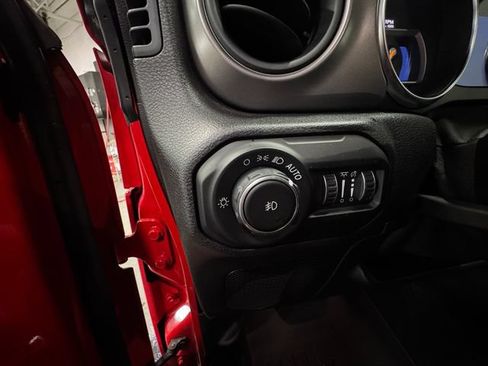 Used 2021 Jeep Wrangler Sport AWD/4WD image 25