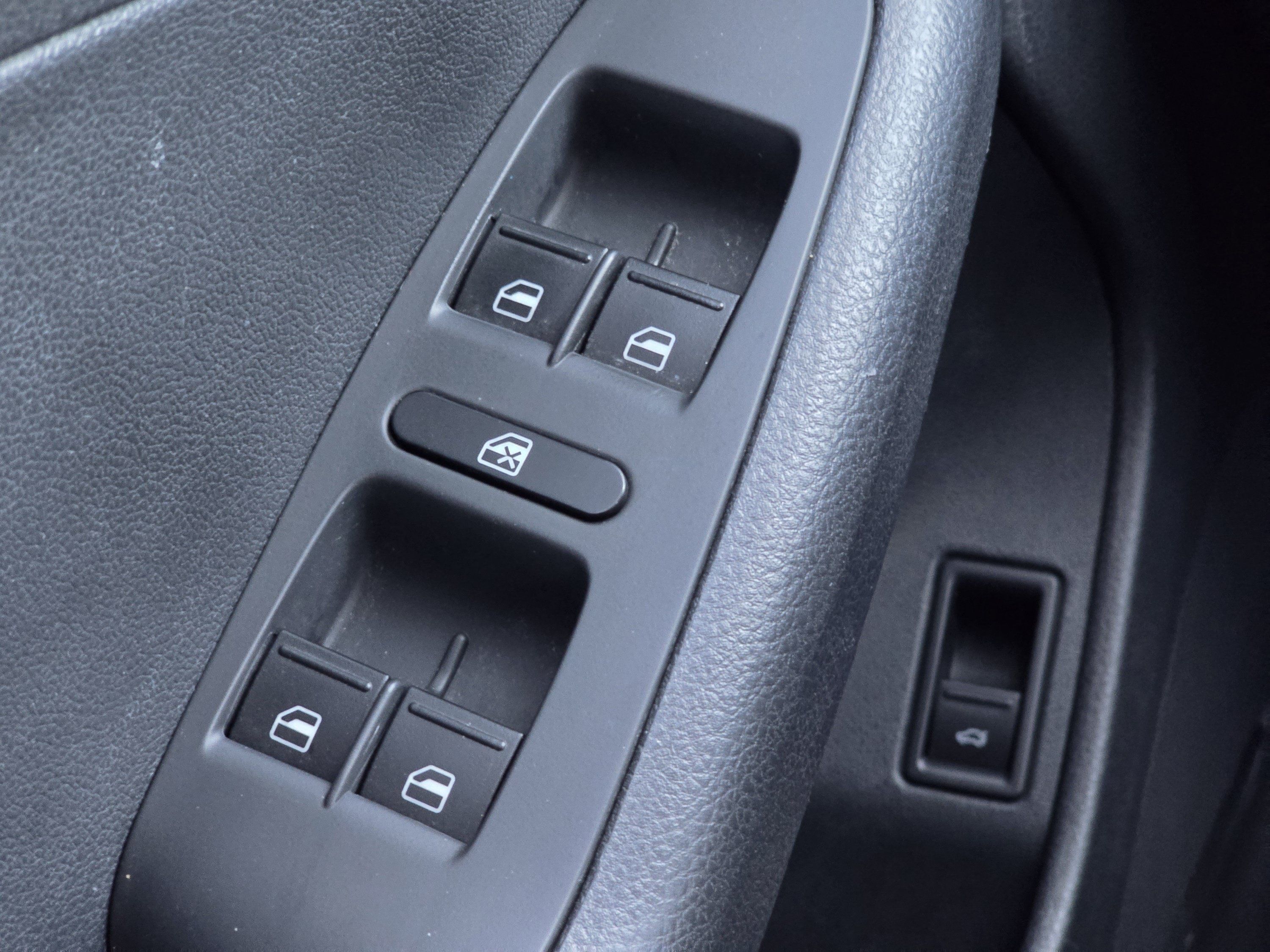 Used 2015 Volkswagen Jetta S FWD image 28