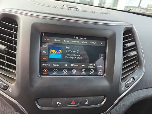 Used 2021 Jeep Cherokee Latitude Plus image 7