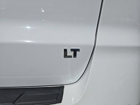 Used 2017 Chevrolet Traverse LT FWD image 8
