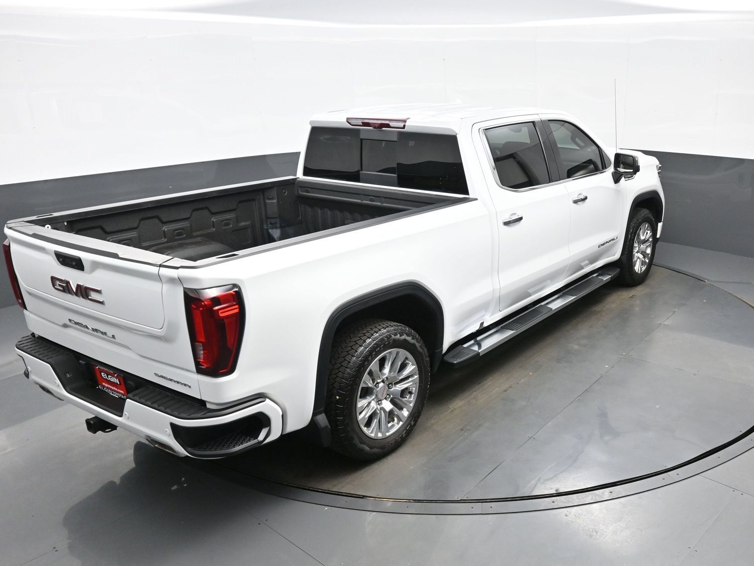 Used 2023 GMC Sierra 1500 Denali w/ Technology Package AWD/4WD image 39
