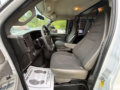 Used 2021 GMC Savana 2500 w/ Driver Convenience Package RWD image 18