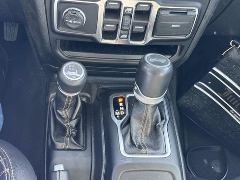 Used 2021 Jeep Wrangler Unlimited Sahara image 18