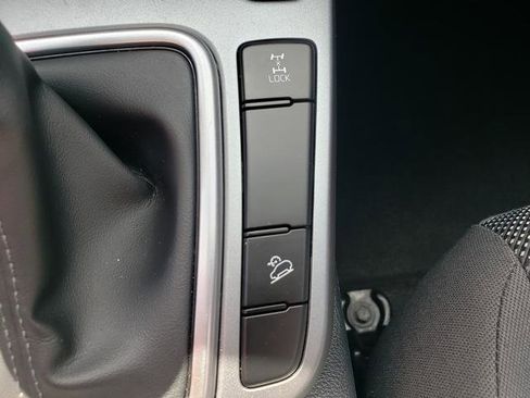 Used 2024 Kia Seltos LX AWD/4WD image 19