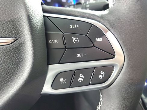 New 2026 Chrysler Pacifica Select image 24