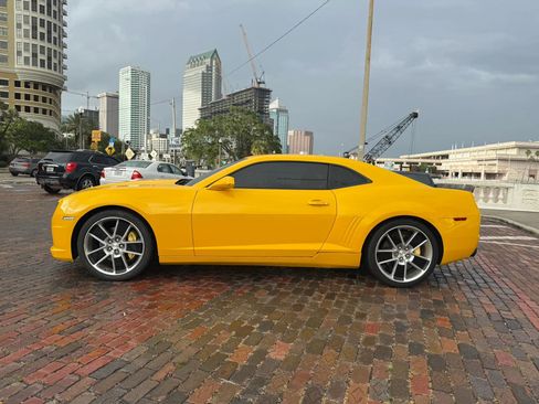 Used 2010 Chevrolet Camaro SS w/ RS Package RWD image 5