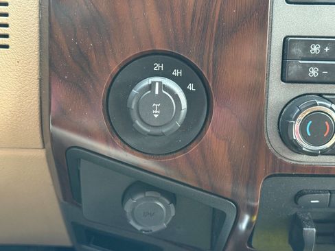 Used 2011 Ford F250 Lariat w/ Lariat Ultimate Pkg AWD/4WD image 27