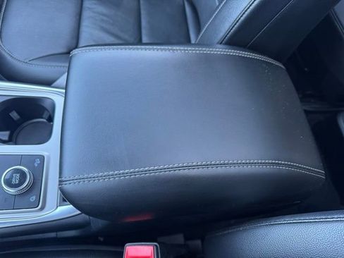 Used 2021 Ford Explorer Limited w/ Equipment Group 301A image 24