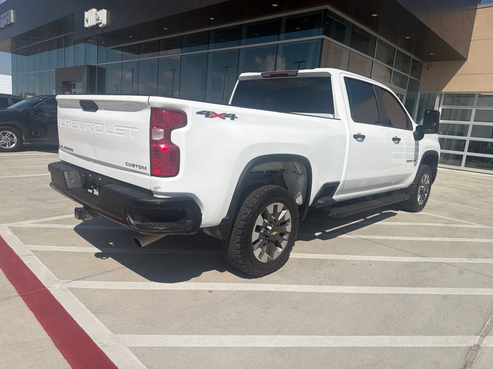 Used 2024 Chevrolet Silverado 2500 Custom w/ Custom Value Package AWD/4WD image 5