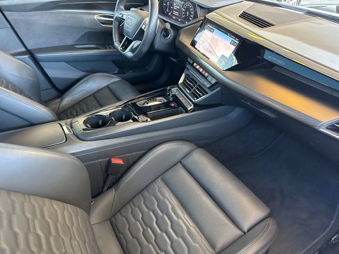 Used 2022 Audi e-tron GT Premium Plus w/ Performance Package AWD/4WD image 15