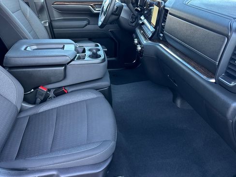 Used 2024 GMC Sierra 1500 Elevation w/ LPO, Elevation Black Package image 15