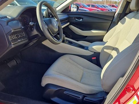 Used 2025 Honda Accord LX image 18