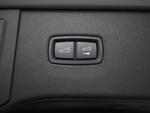 Certified 2025 Porsche Cayenne S image 27