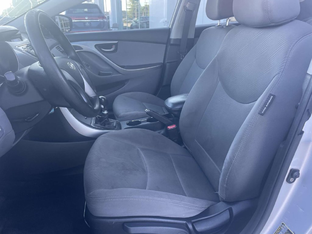 Used 2013 Hyundai Elantra GLS FWD image 16