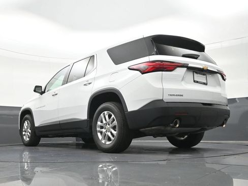 Used 2022 Chevrolet Traverse LS FWD image 25