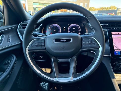 New 2025 Jeep Grand Cherokee Limited image 14